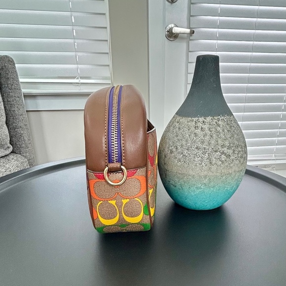 COACH Rainbow 🌈 Signature Bag w/ Crossbody Strap - Picture 7 of 11
